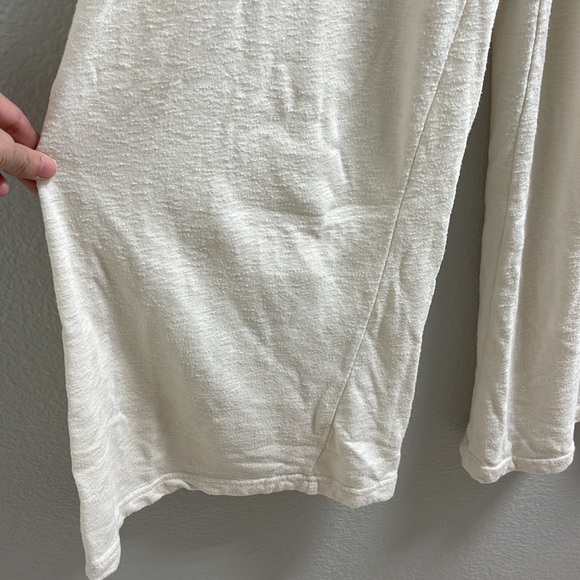 C).  Beige Cream Wide legs Long Pants - Picture 6 of 9